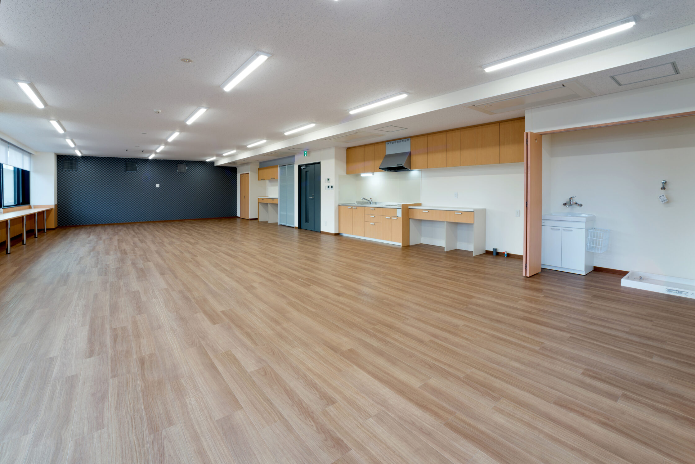 グンエイ　社屋